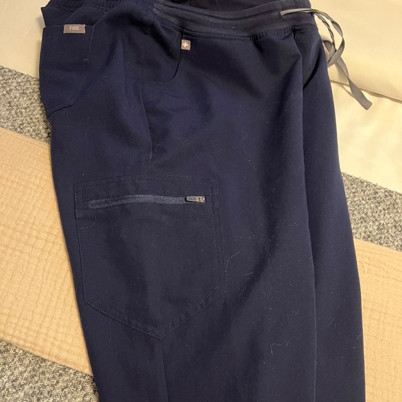 Figs Zamora Maternity Jogger Scrub Pants - Picture 5 of 5